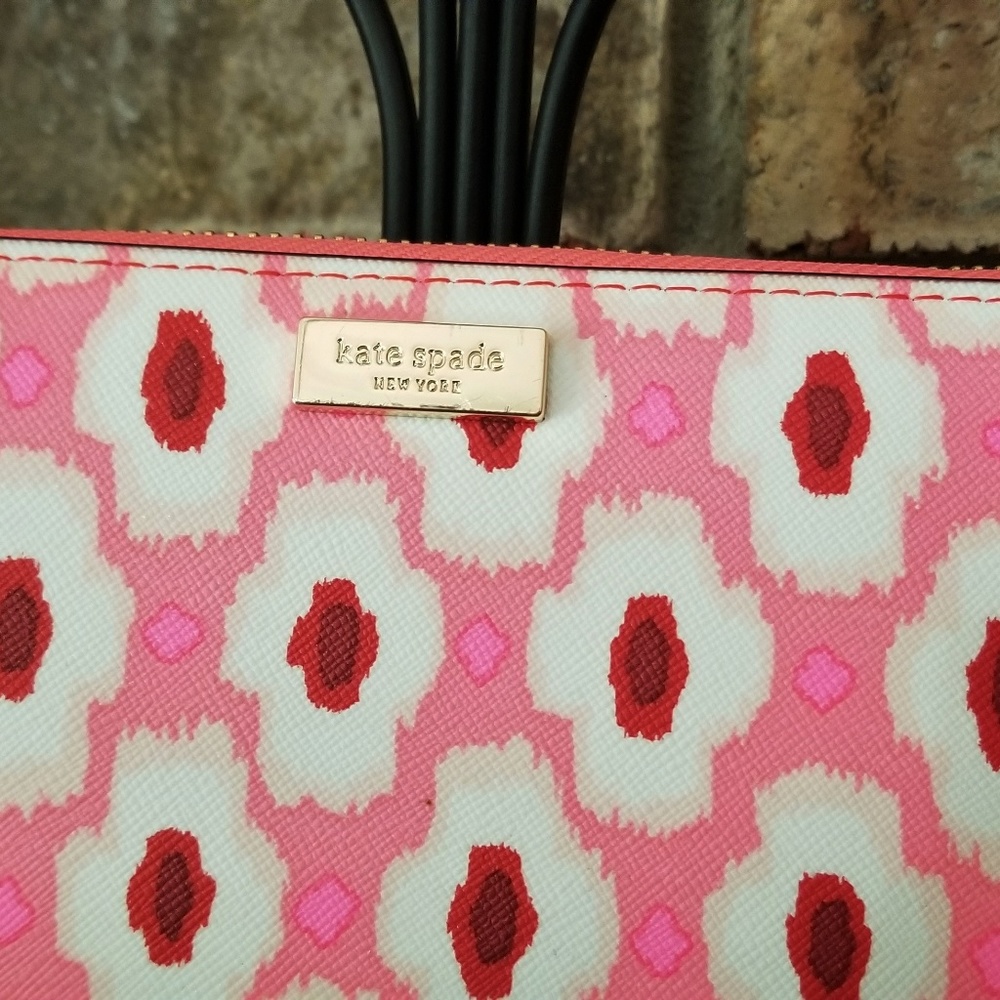 🚫SOLD 🚫Kate Spade Laurel Way Printed Neda Wallet - Picture 2 of 4